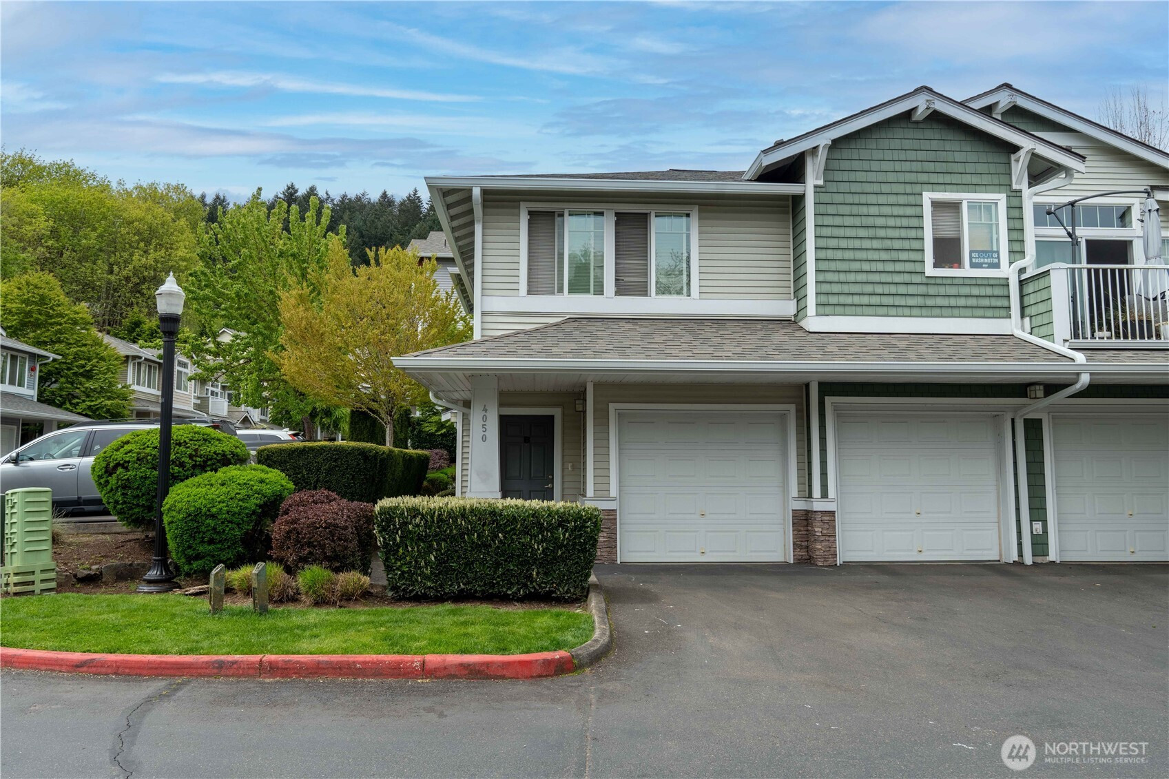 4050 S 212th Court, SeaTac, WA 98198