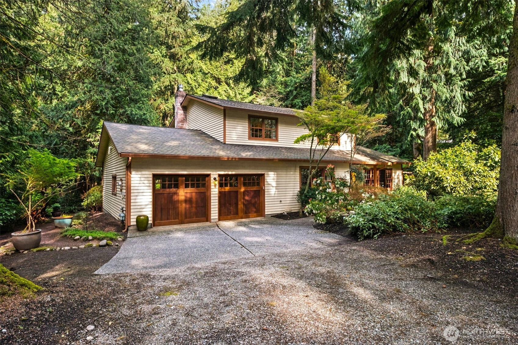 25300 SE Mirrormont Way, Issaquah, WA 98027