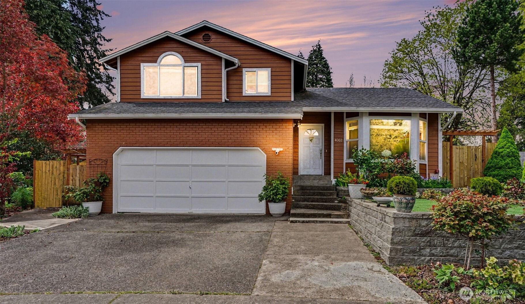 4002 NE 7th Court, Renton, WA 98056