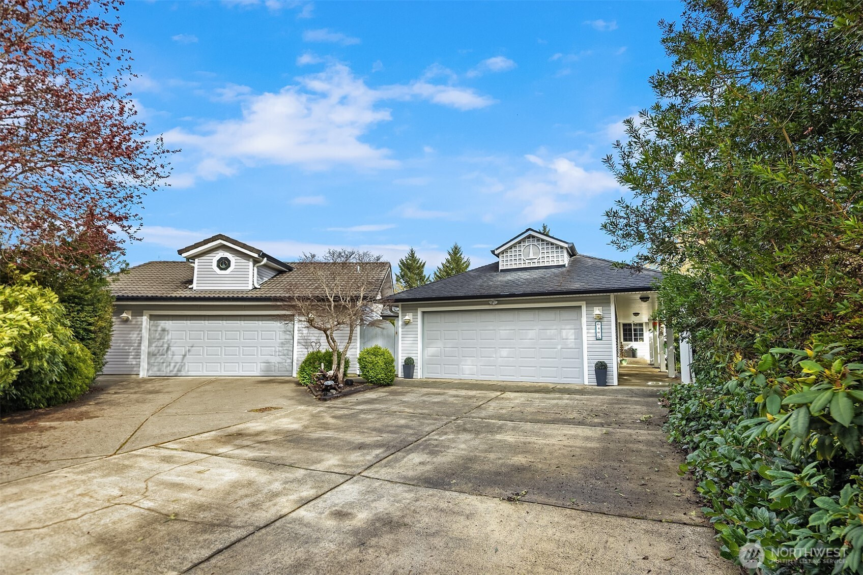 646 Island Cir SE, Ocean Shores, WA 98569