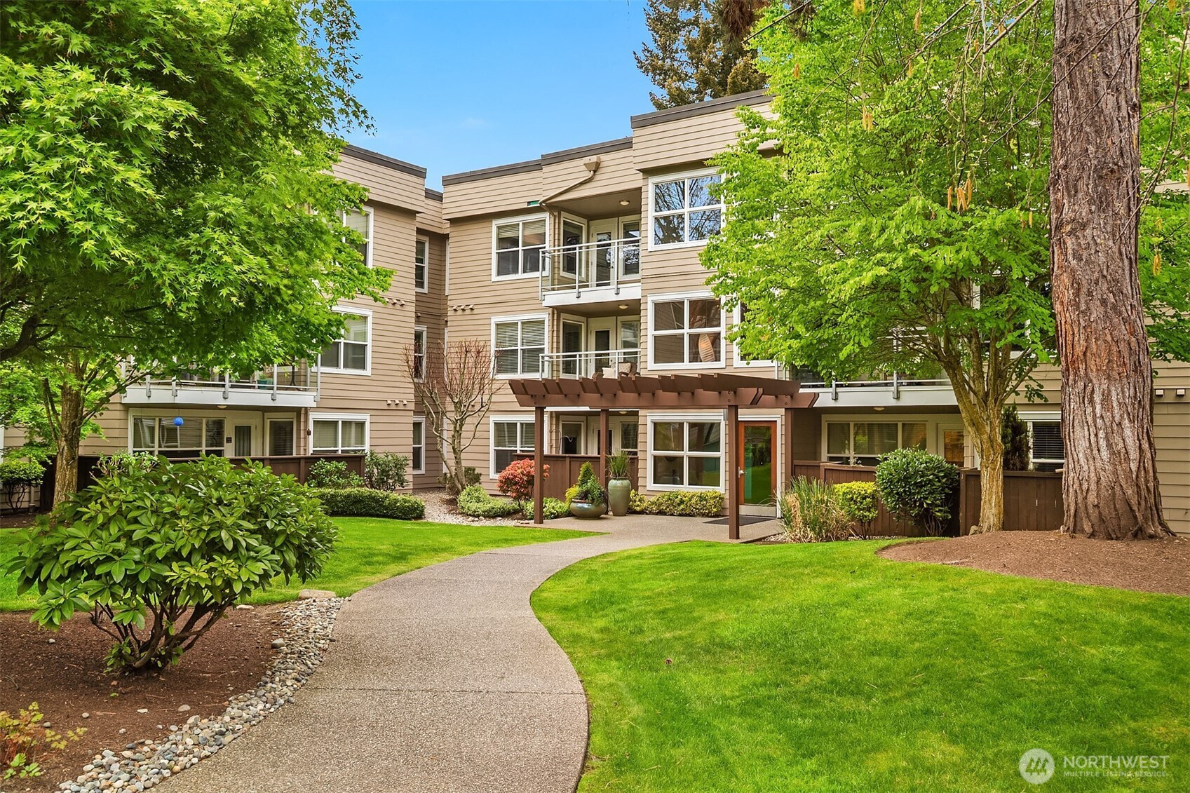 23015 Edmonds Way, Edmonds, WA 98020