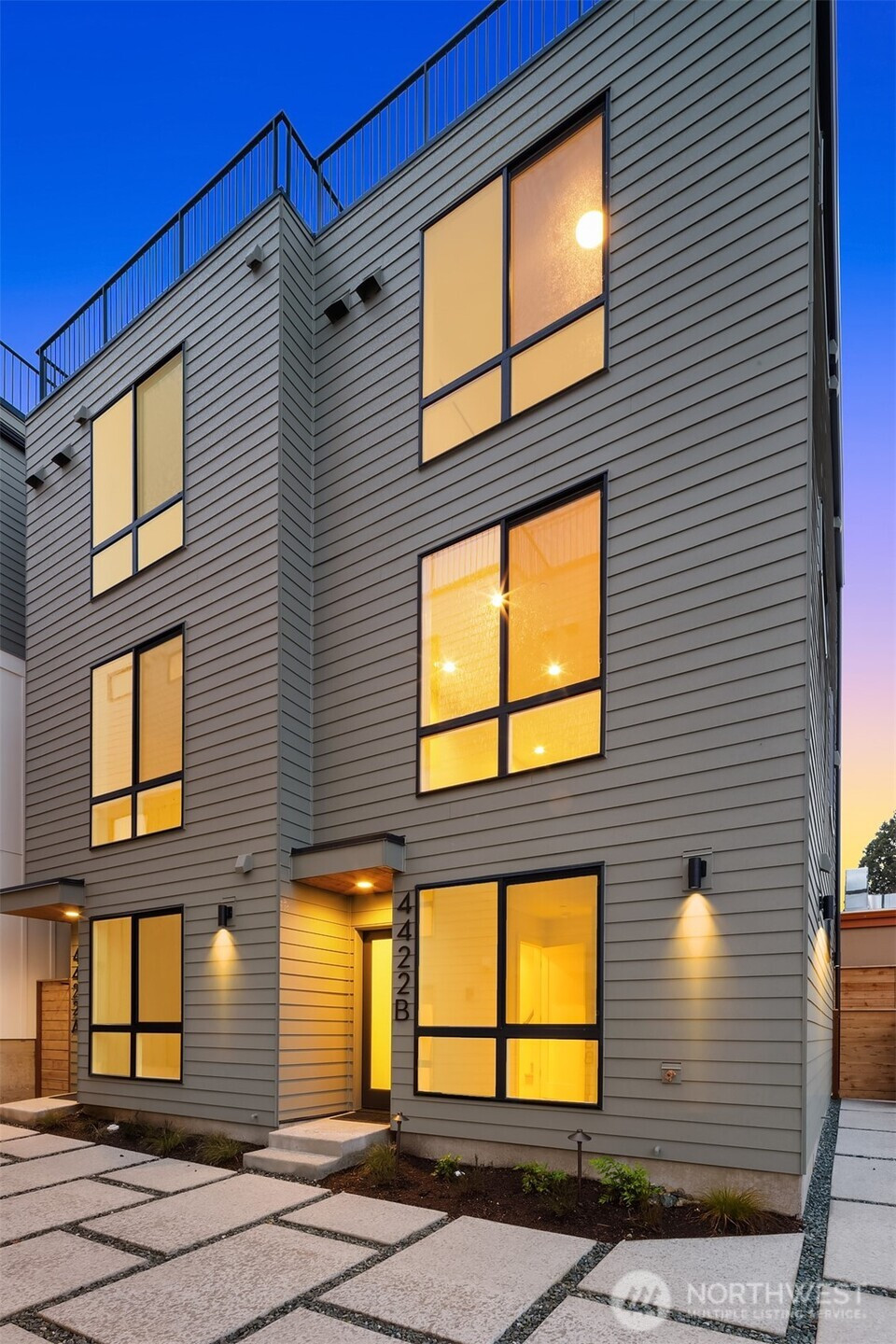 4419 2nd Avenue NE, Seattle, WA 98105