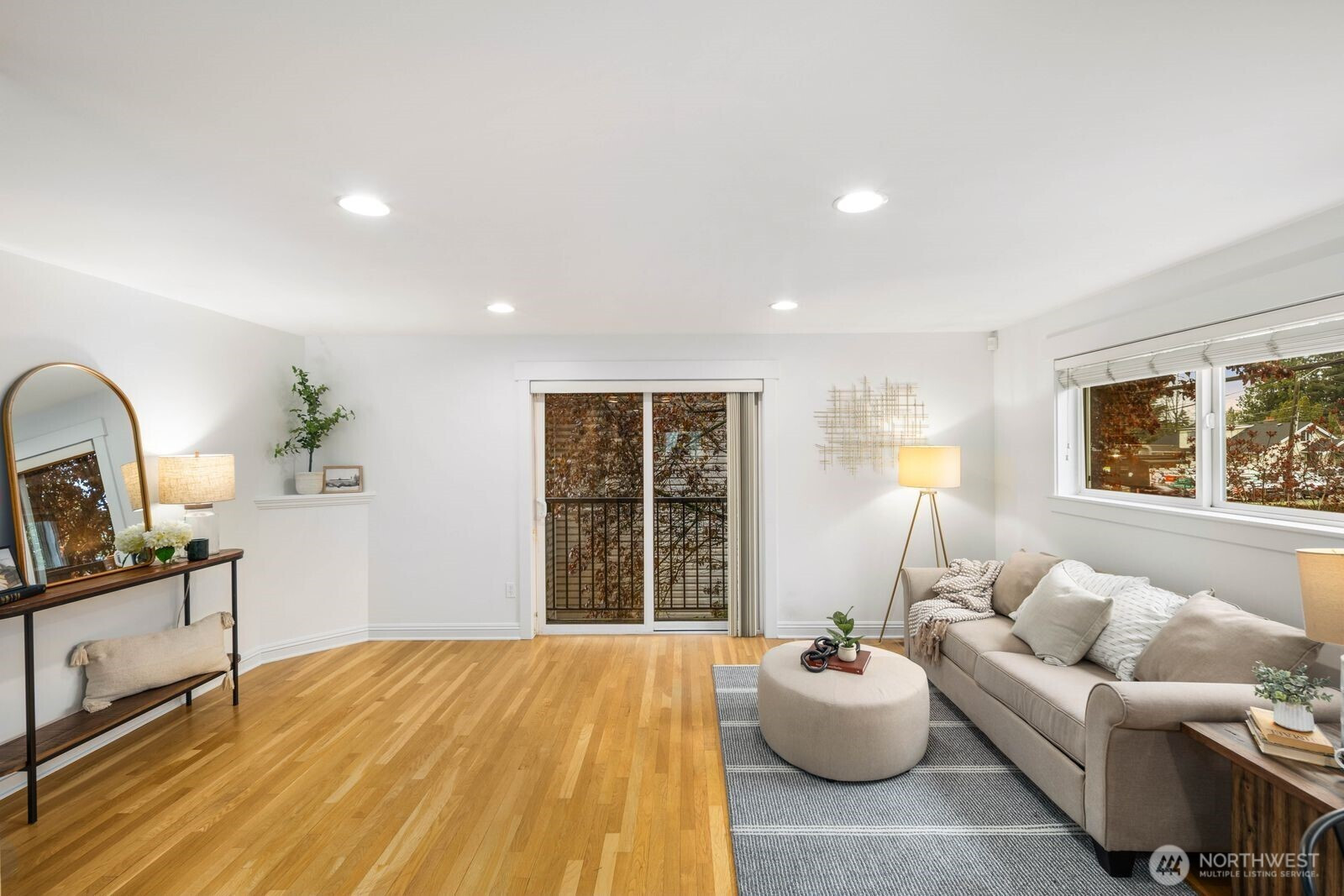 337 N 105th Street, Seattle, WA 98133