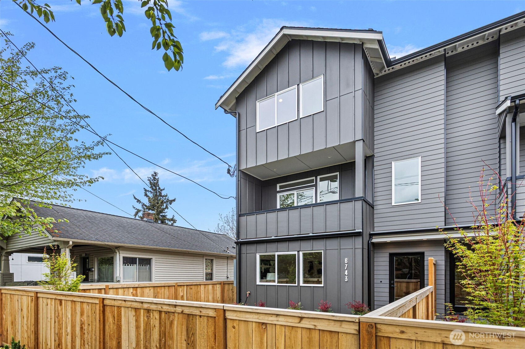 6743 Earl Avenue NW, Seattle, WA 98117