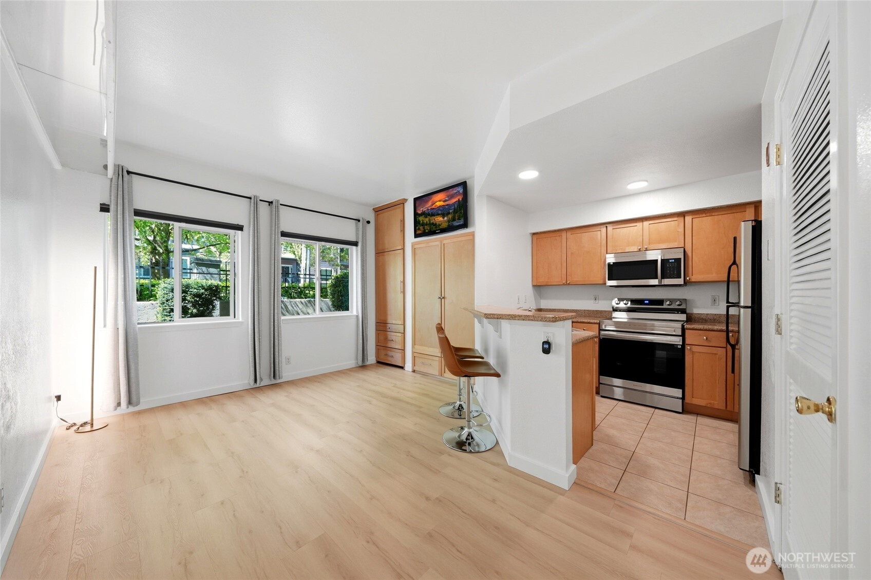 300 10th Avenue, Seattle, WA 98122