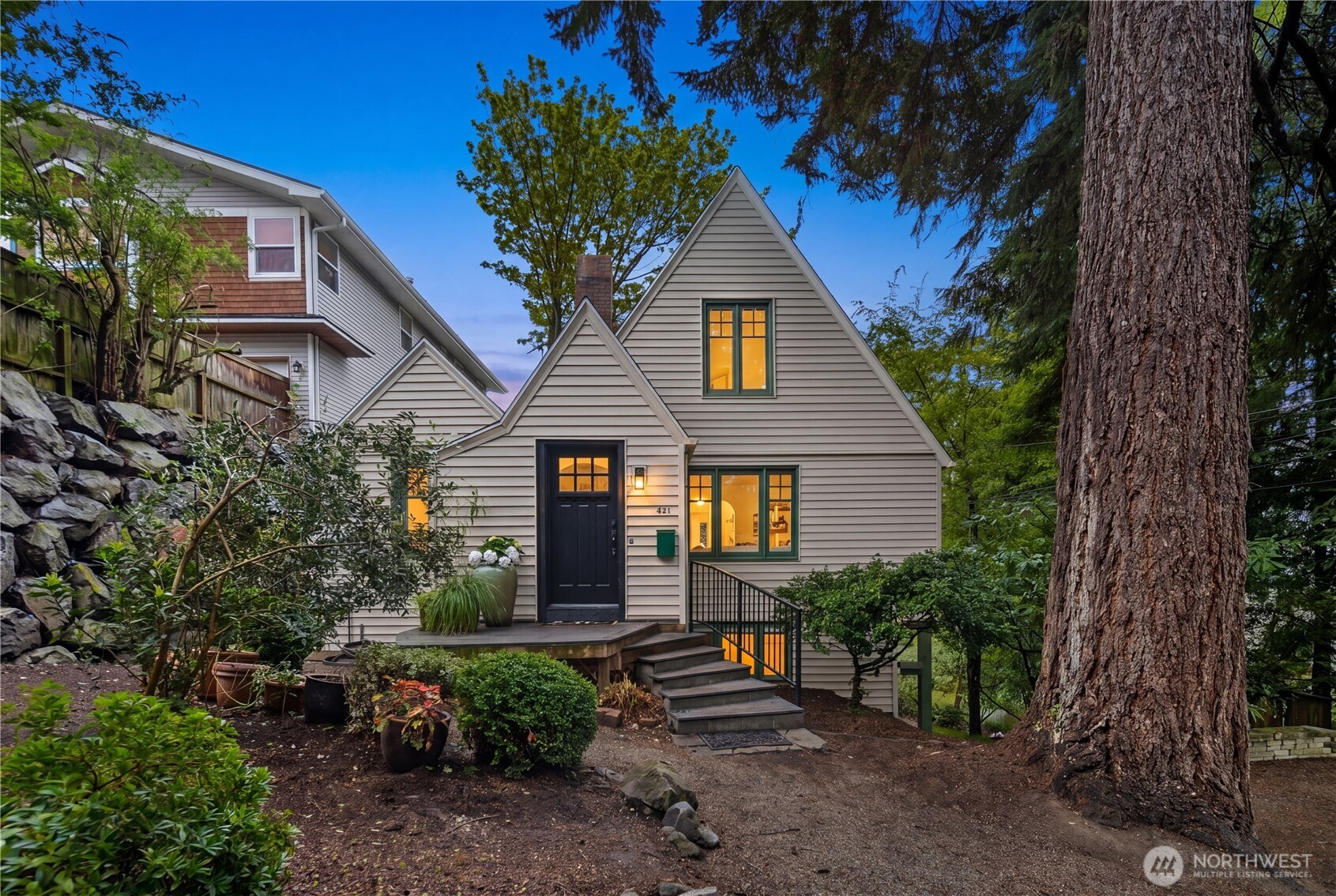 421 N 40th Street, Seattle, WA 98103