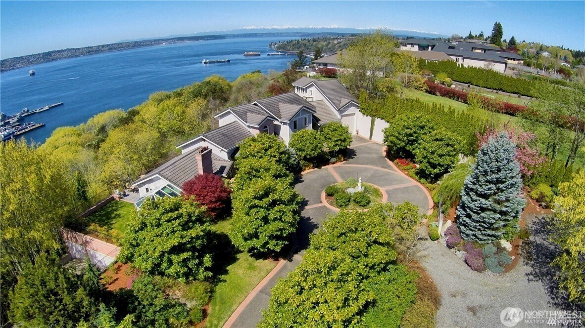 3220 Loma Court NE, Tacoma, WA 98422