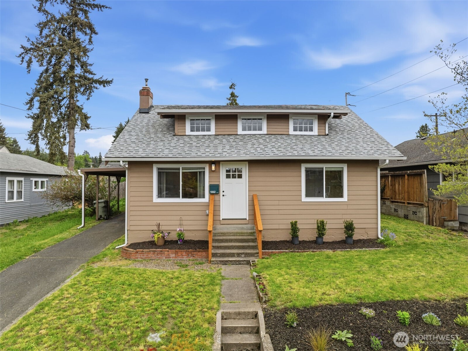 1002 N 6th Avenue, Kelso, WA 98626