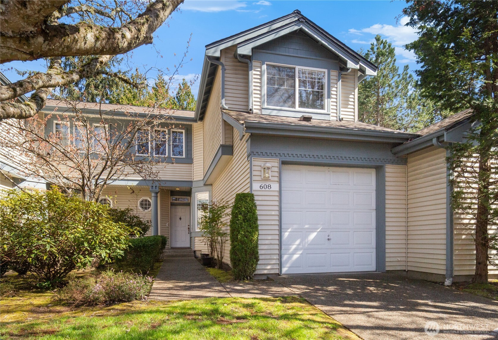 608 Chelan Place NE, Renton, WA 98059