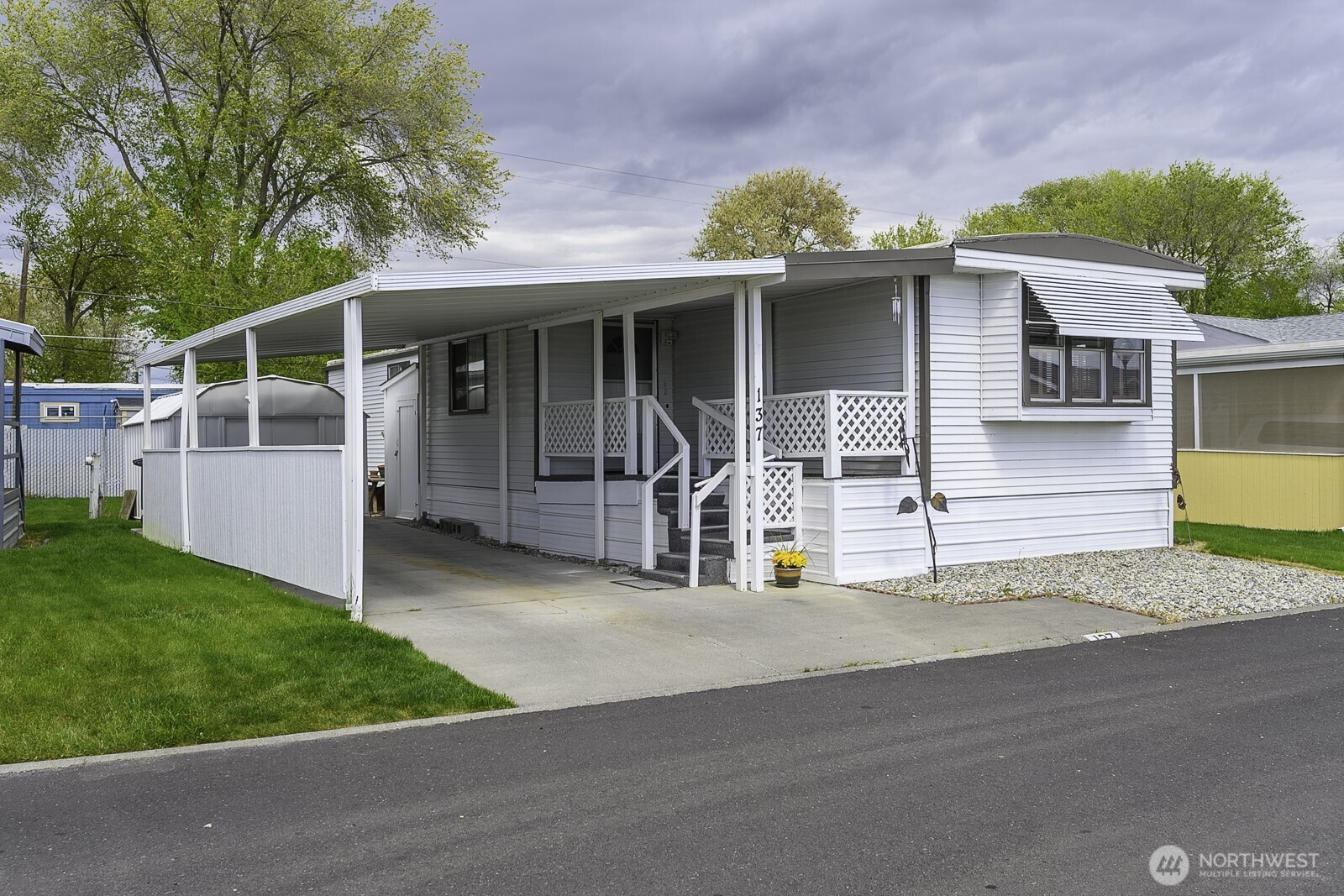 2240 W Broadway, Moses Lake, WA 98837