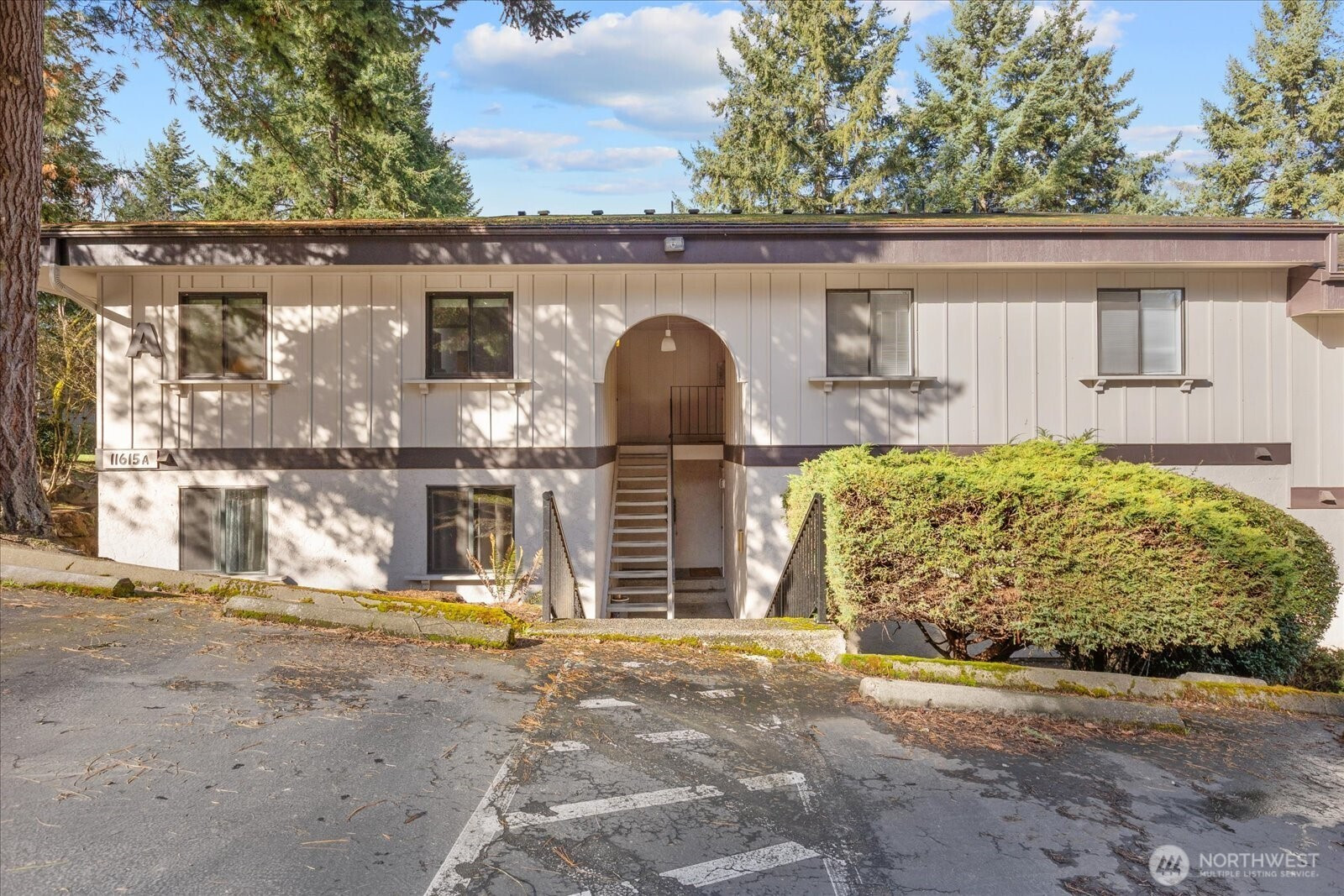 11615 127th Lane NE, Kirkland, WA 98034