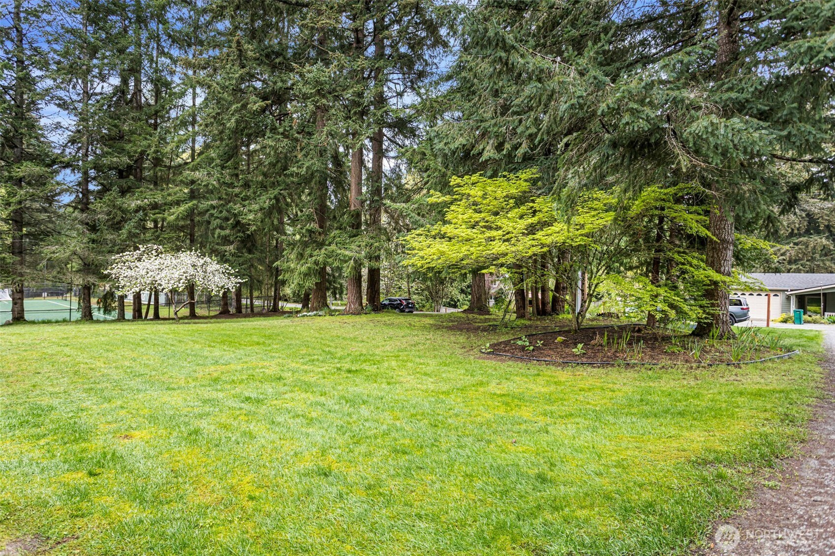 10407 206th Avenue NE, Redmond, WA 98053