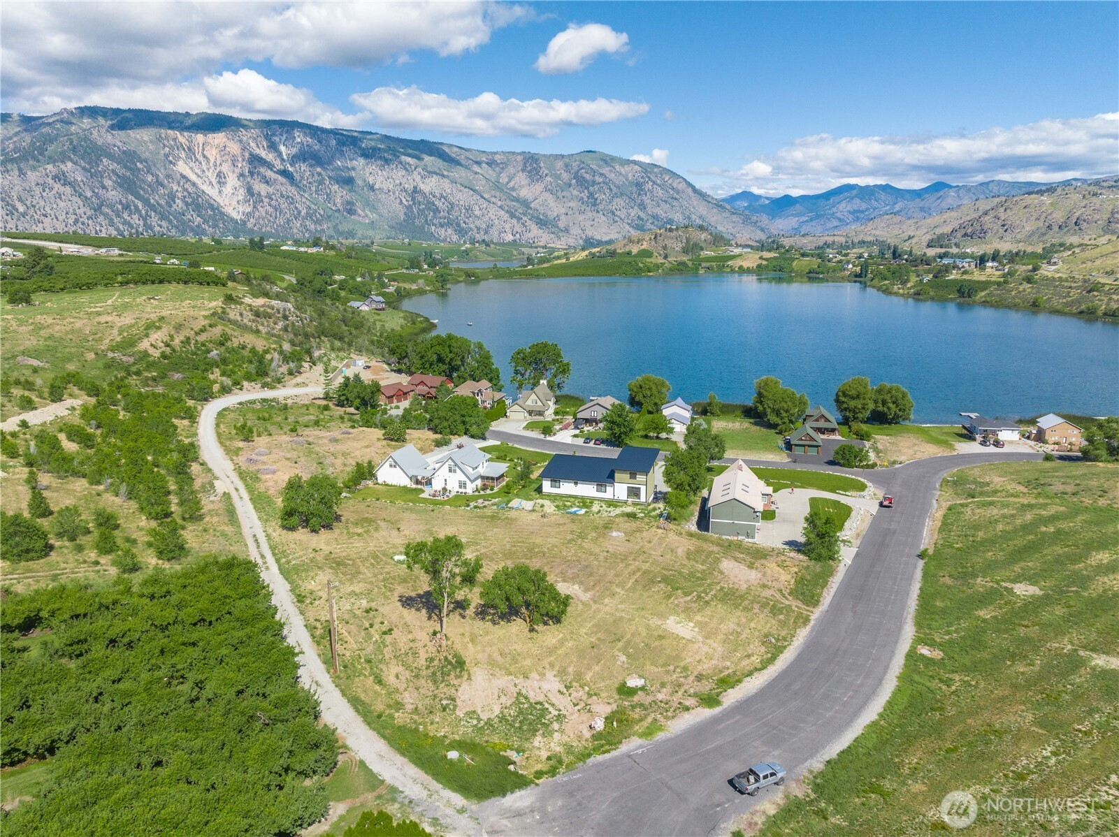 220 Roses Lake Drive, Manson, WA 98831