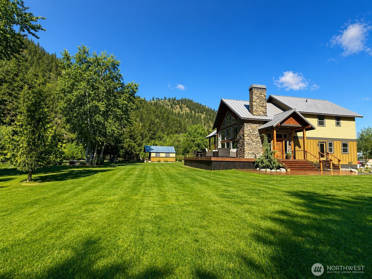 180 Country River Lane, Entiat, WA 98822