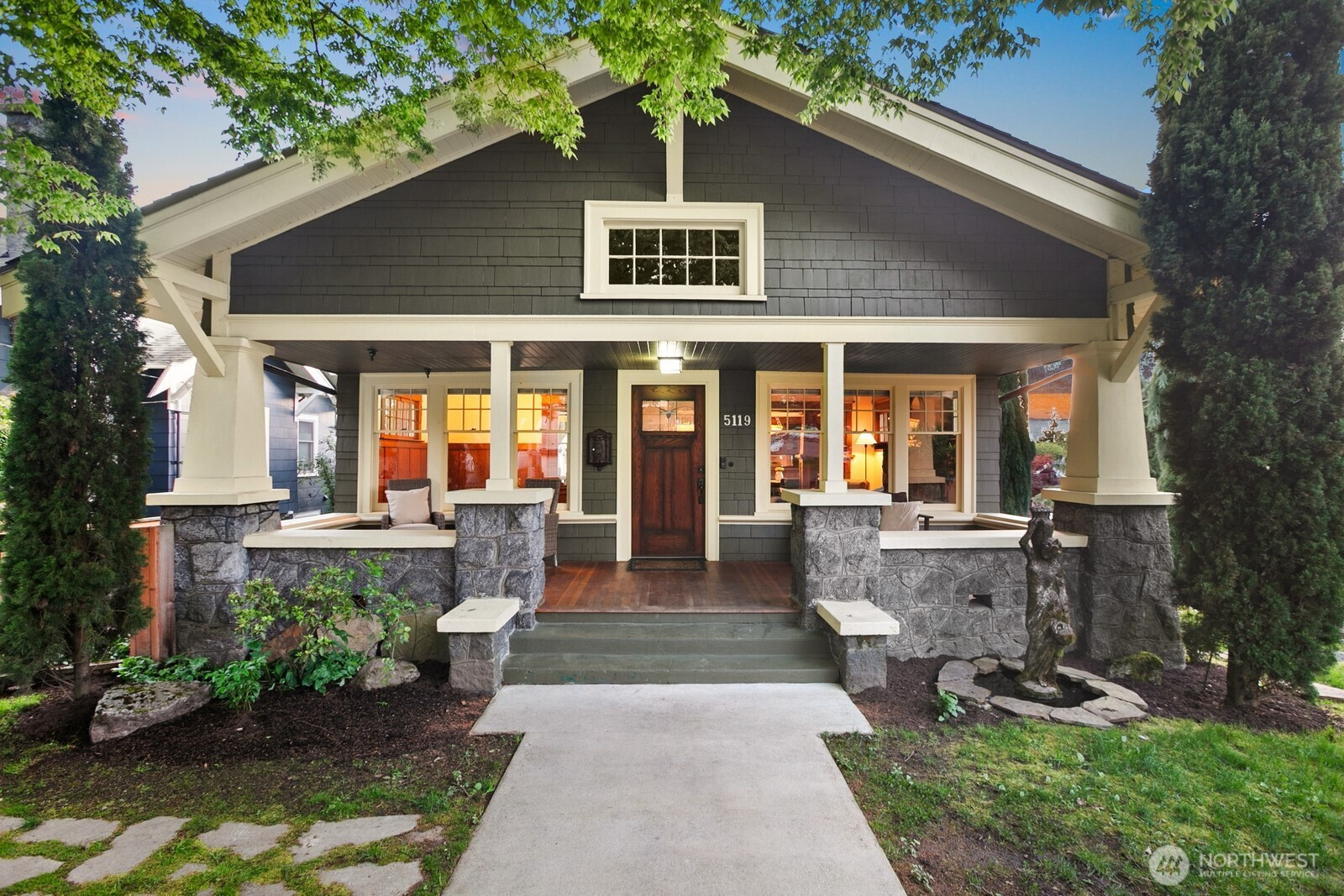 5119 Meridian Avenue N, Seattle, WA 98103