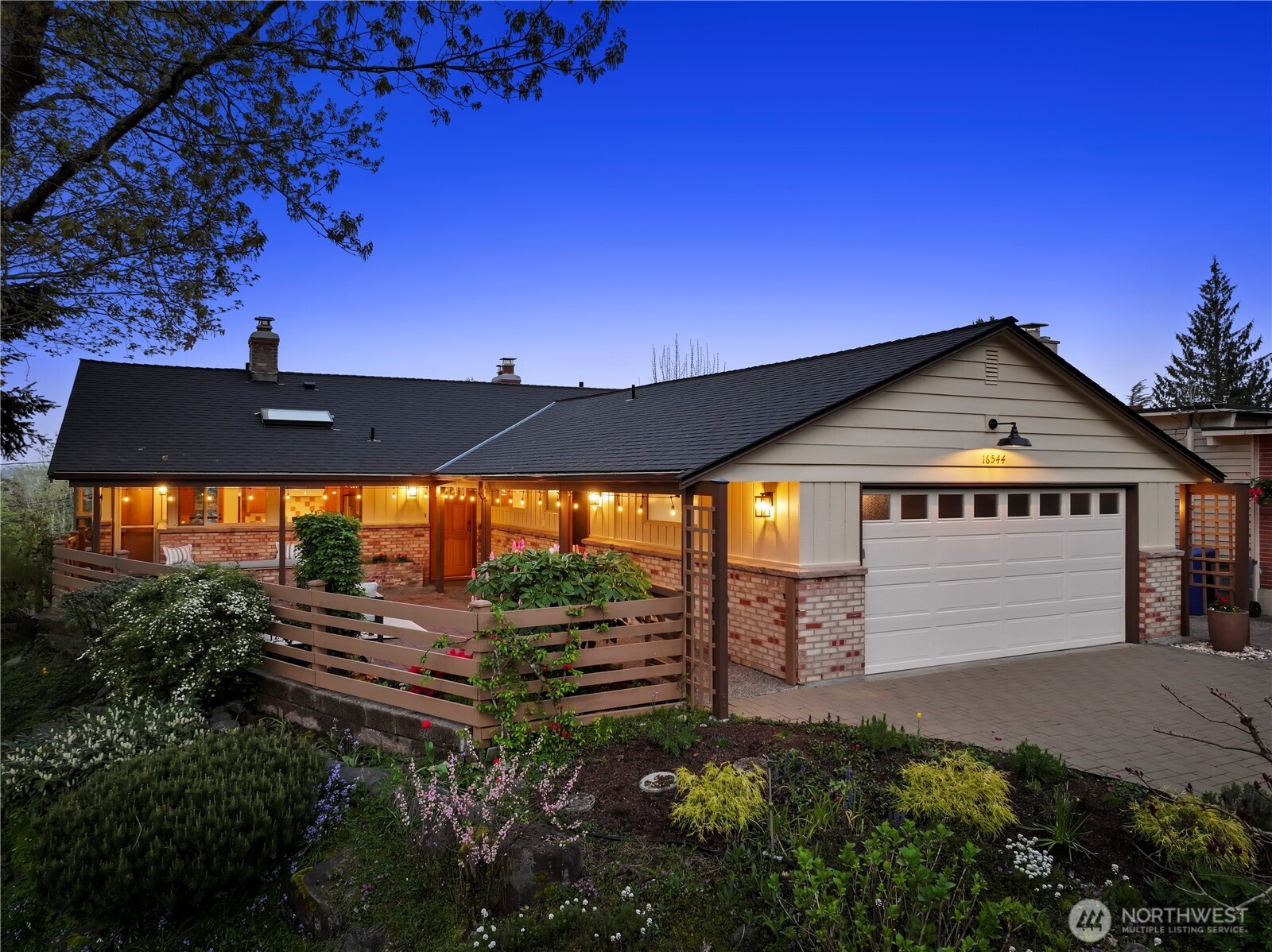 16544 34th Avenue NE, Lake Forest Park, WA 98155