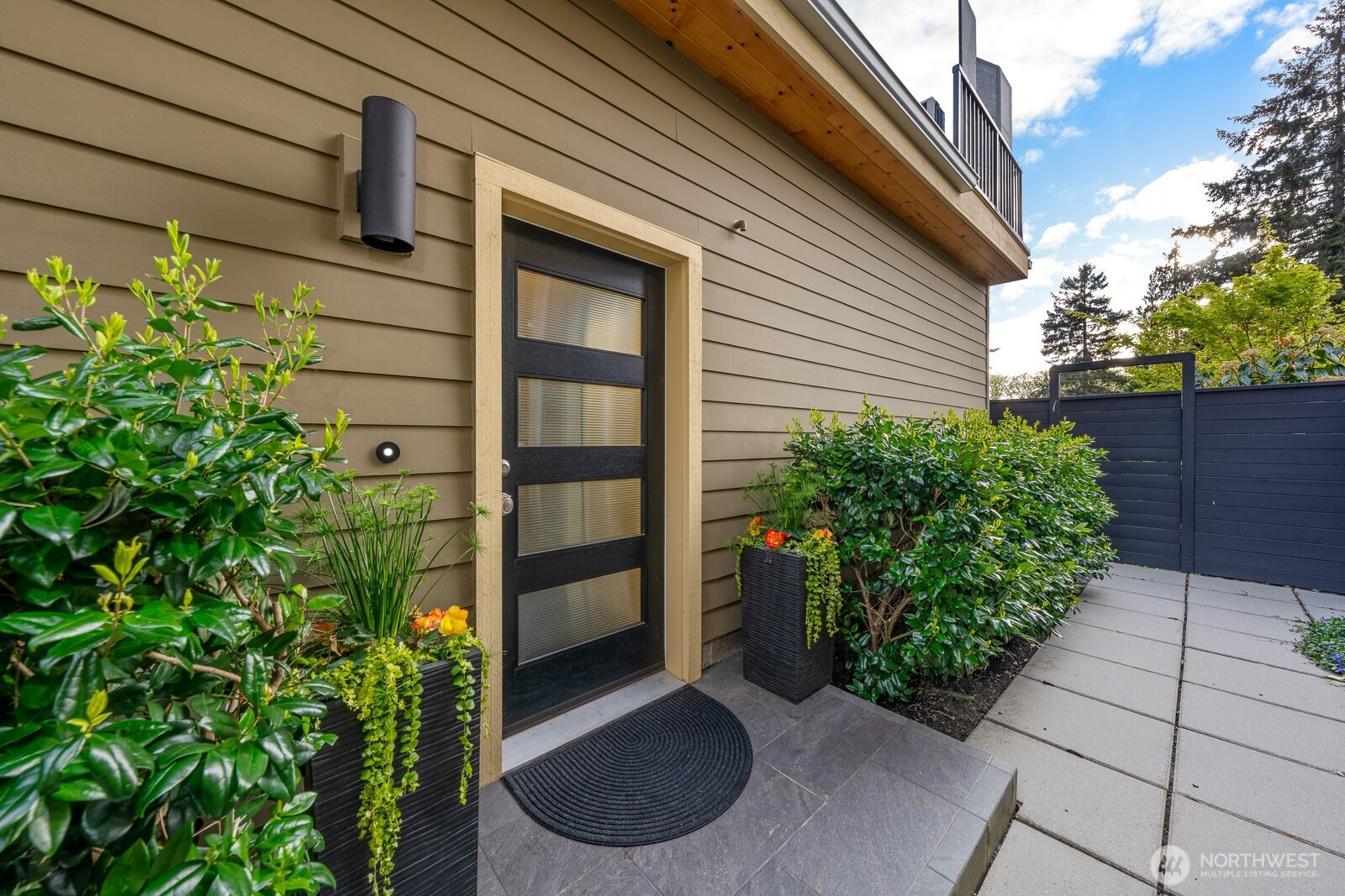 12011 9th Avenue NW, Seattle, WA 98177