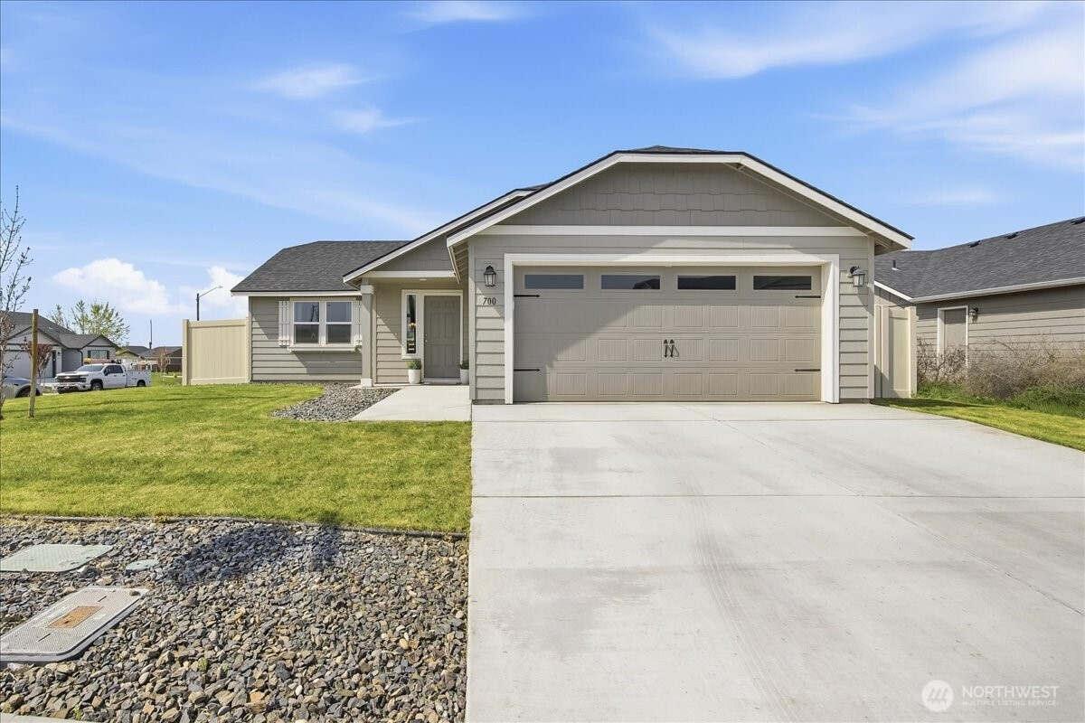 700 Regina Place, Grandview, WA 98930