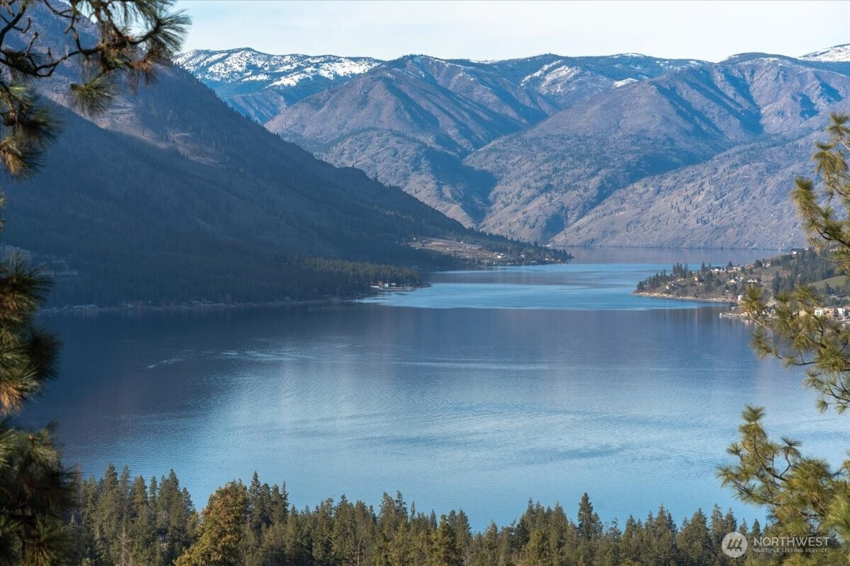 990 Upper Ridge Road, Chelan, WA 98816