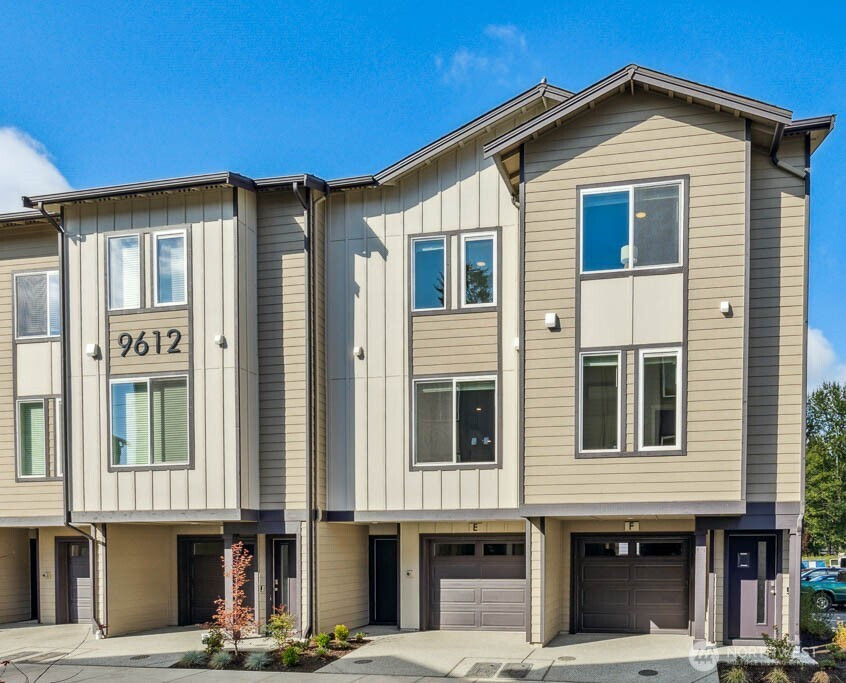 16830 20th Avenue W, Lynnwood, WA 98037