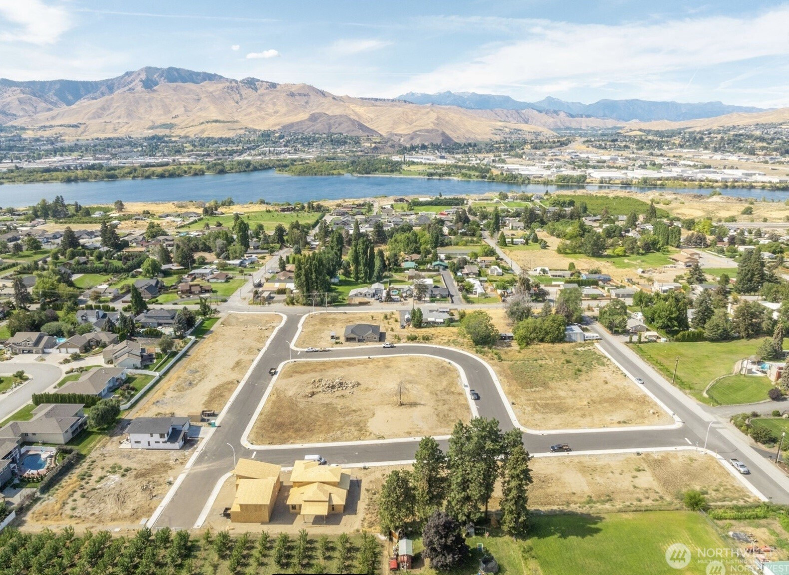 3279 NW Brianna Avenue, East Wenatchee, WA 98802