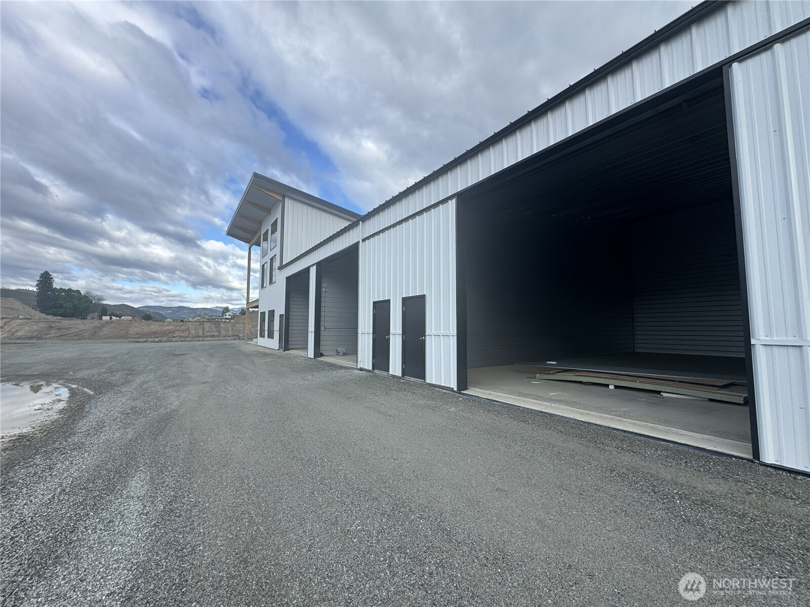 73 E Shop Avenue, Chelan, WA 98816