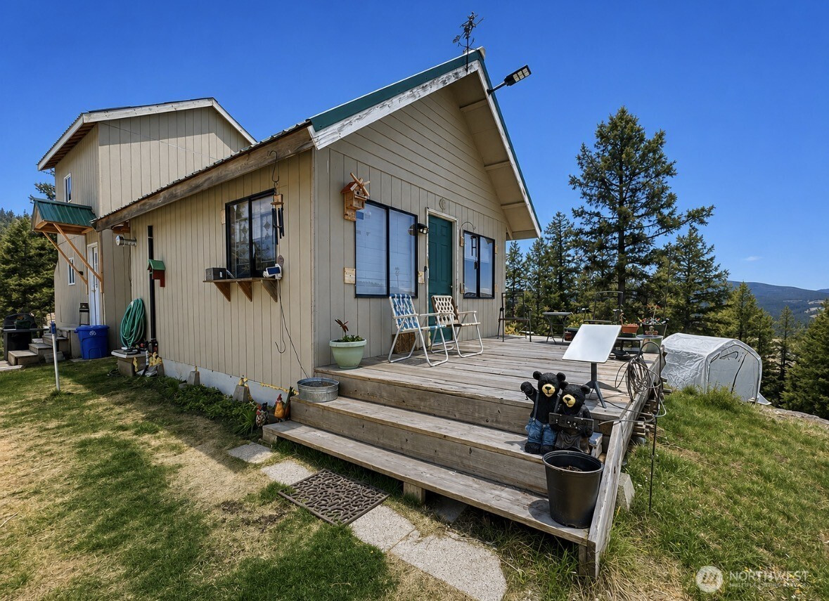 27 Mule Deer Ridge Road, Oroville, WA 98844