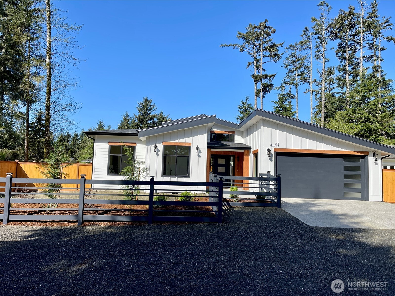 743 Wakina Loop SE, Ocean Shores, WA 98569