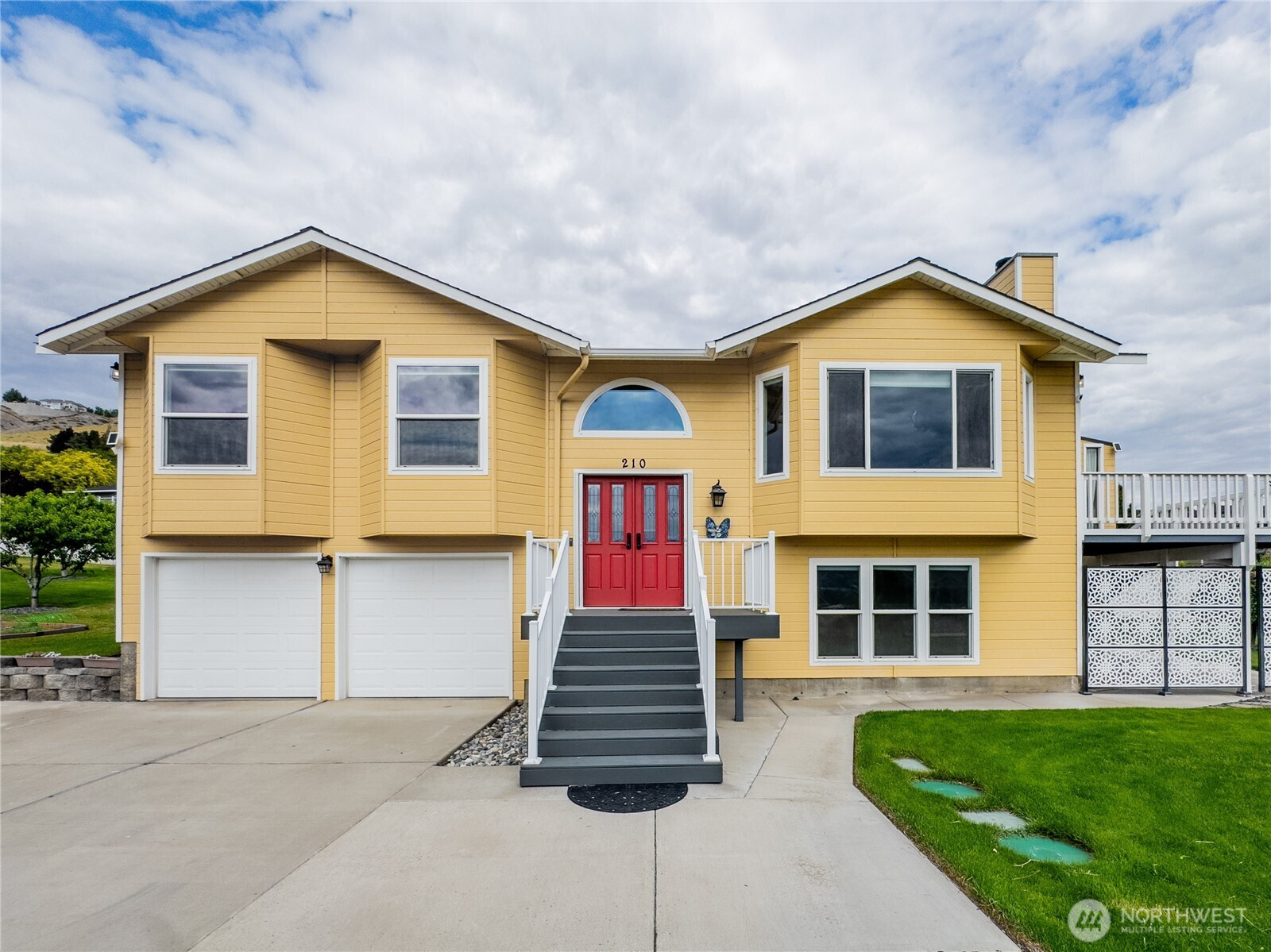 210 25th Street NE, East Wenatchee, WA 98802