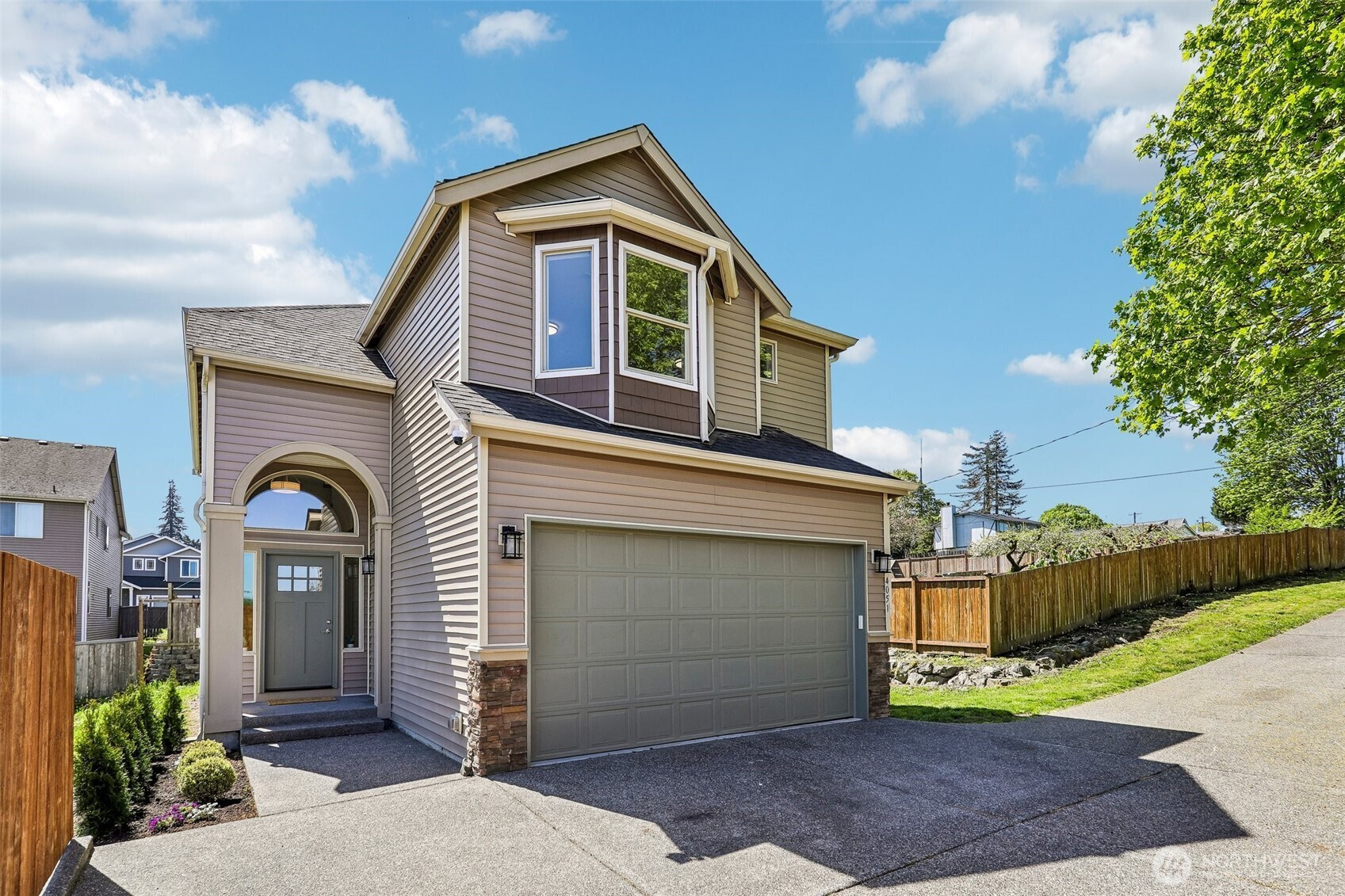 4051 E J St, Tacoma, WA 98404