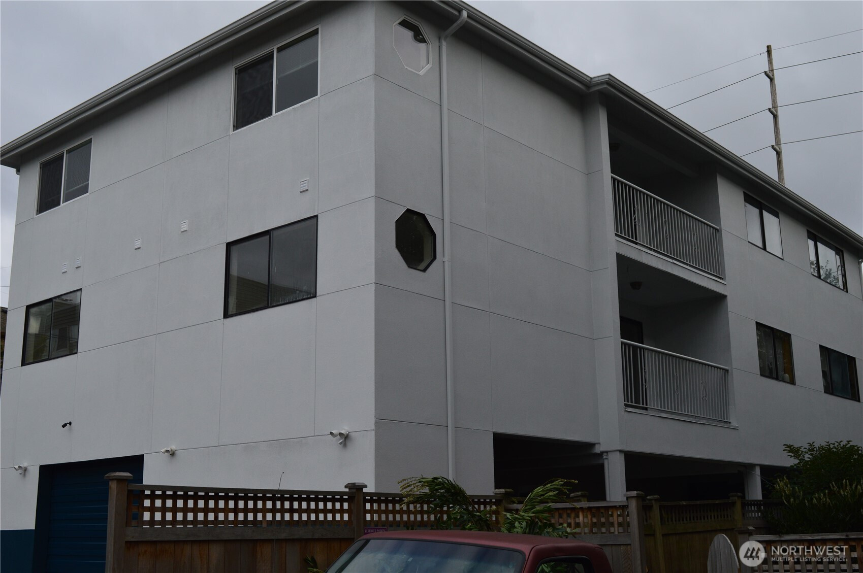 929 N 105th Street, Seattle, WA 98133