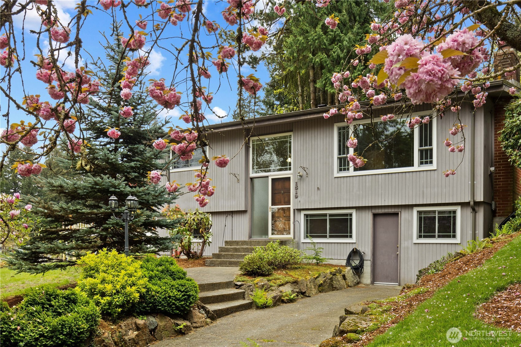 1519 NE 185th Street, Shoreline, WA 98155