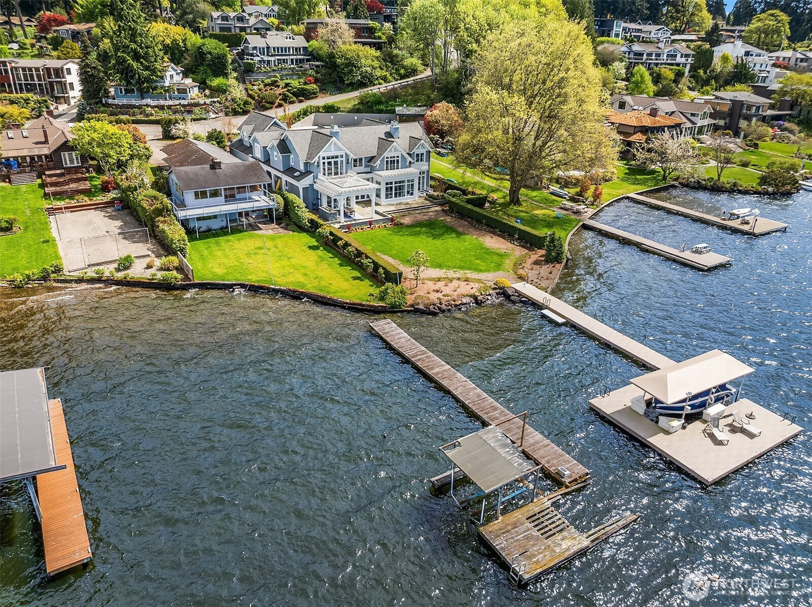 1811 1/2 10th Street W, Kirkland, WA 98033