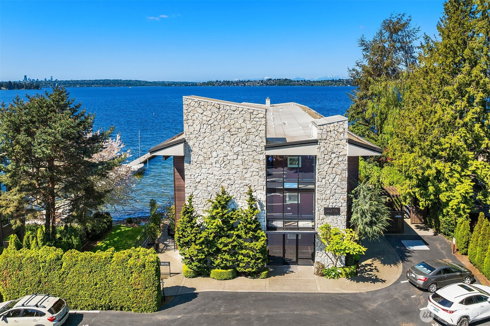 6201 Lake Washington Boulevard NE, Kirkland, WA 98033