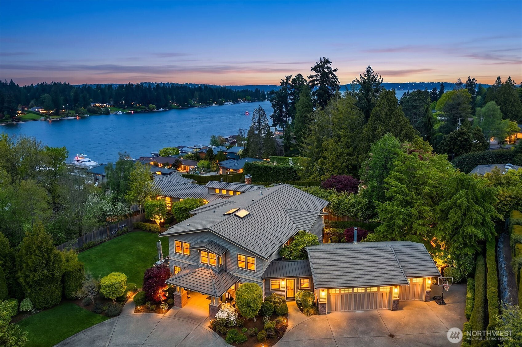 8910 NE 33rd Street, Yarrow Point, WA 98004