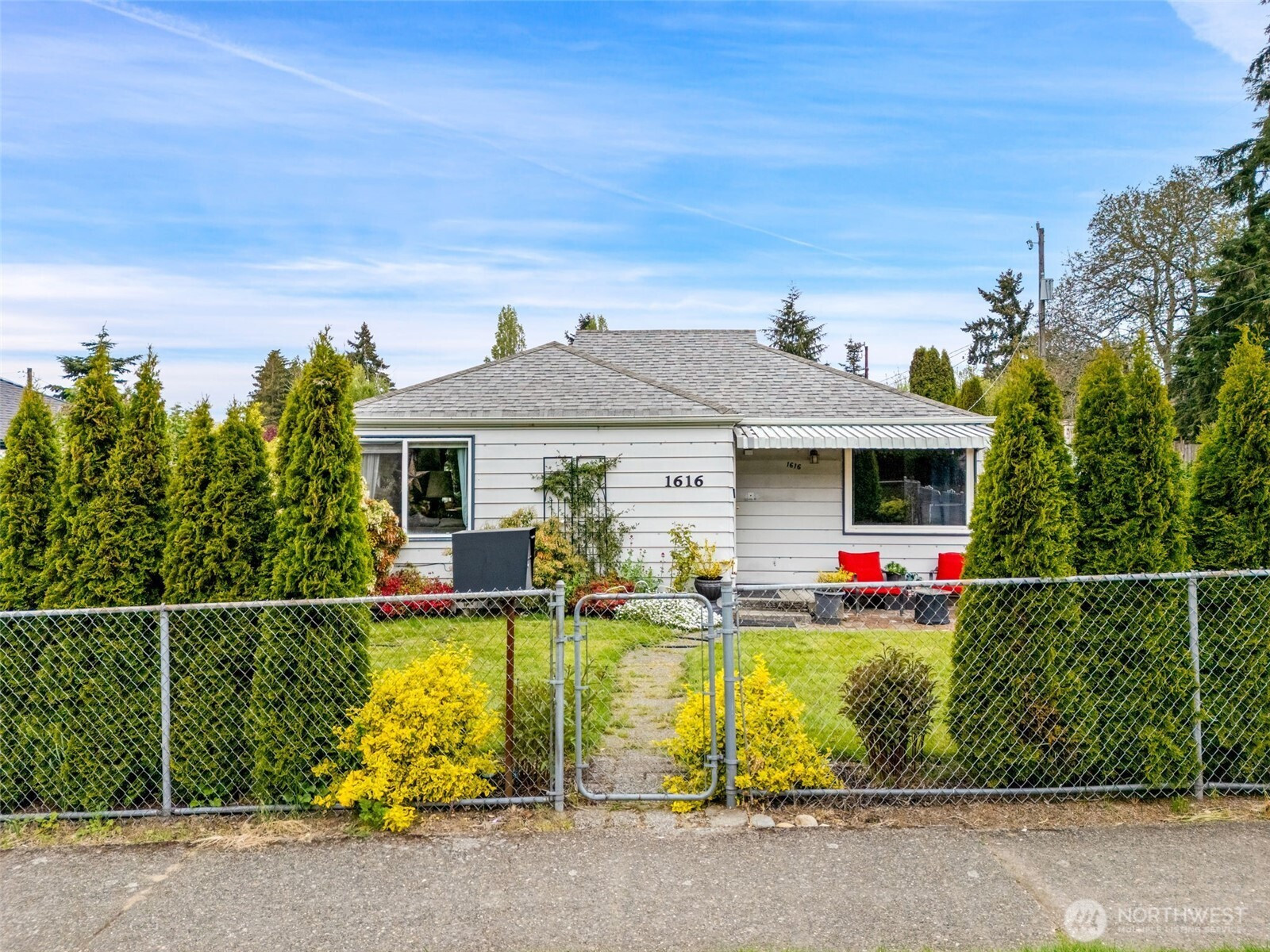 1616 SW Thistle Street, Seattle, WA 98106