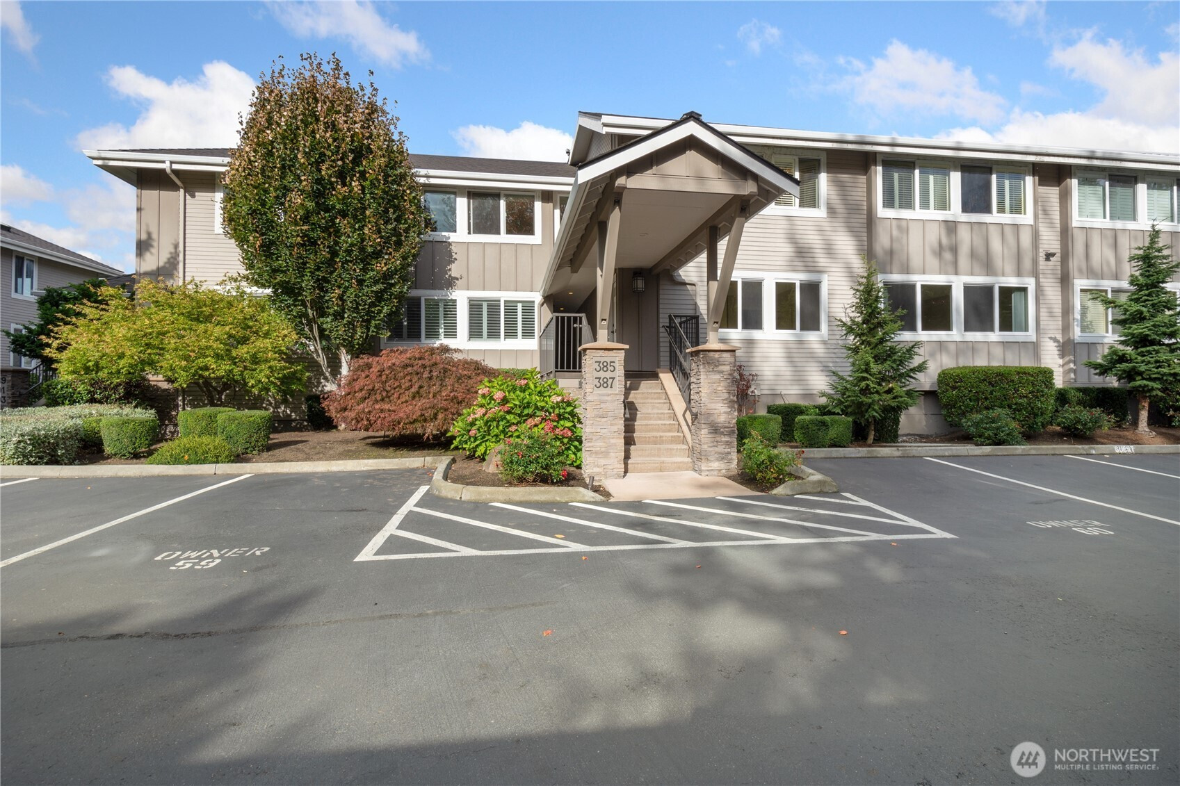 387 101st Avenue SE, Bellevue, WA 98004
