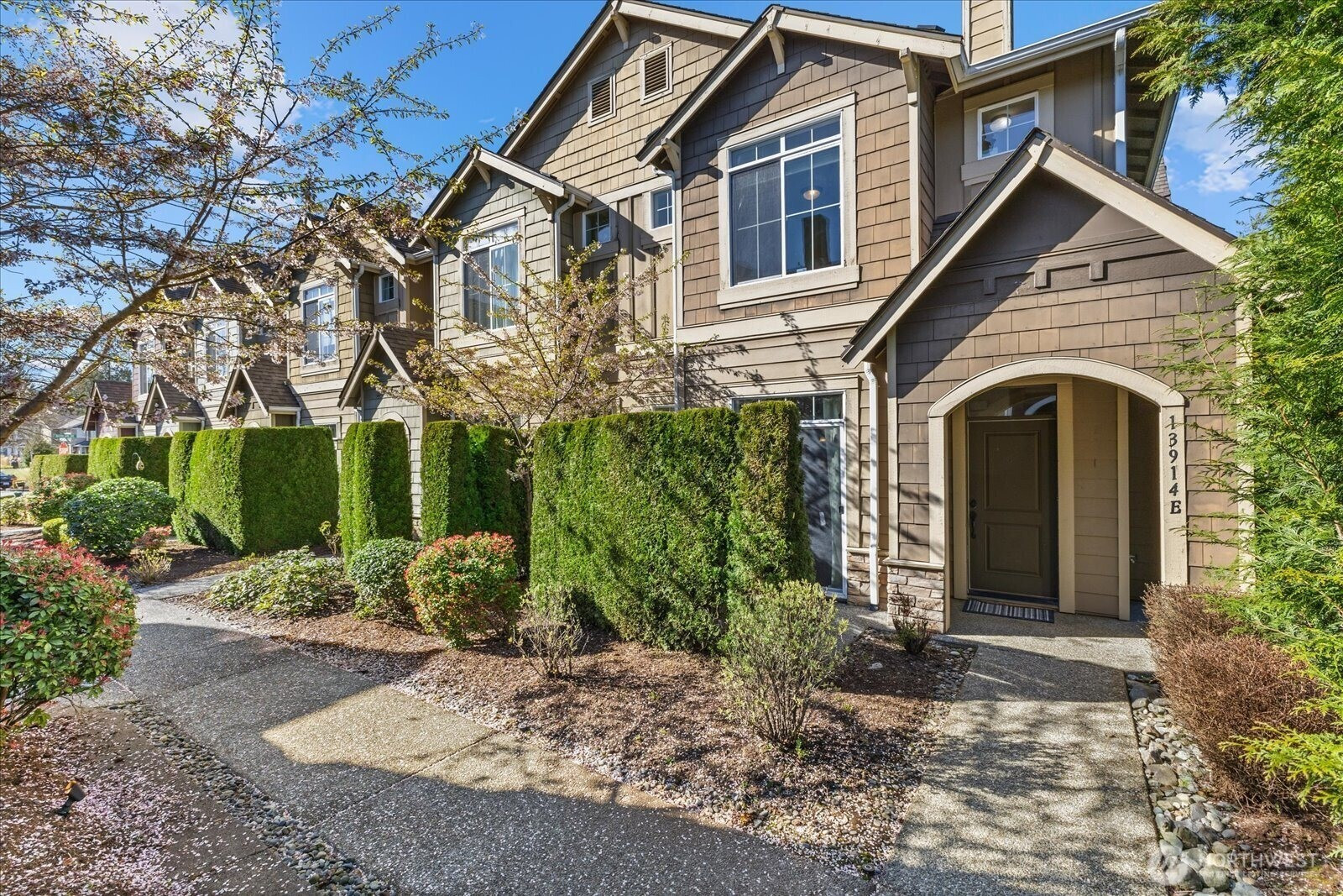 13914 N Pointe Circle, Mill Creek, WA 98012