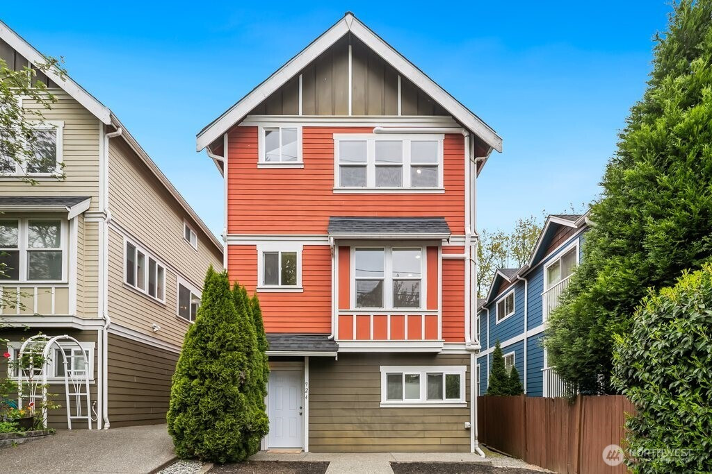 924 SW Holden Street, Seattle, WA 98106