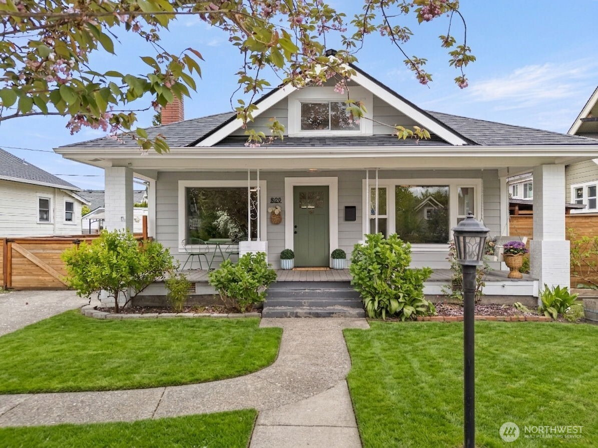 809 Sumner Avenue, Sumner, WA 98390