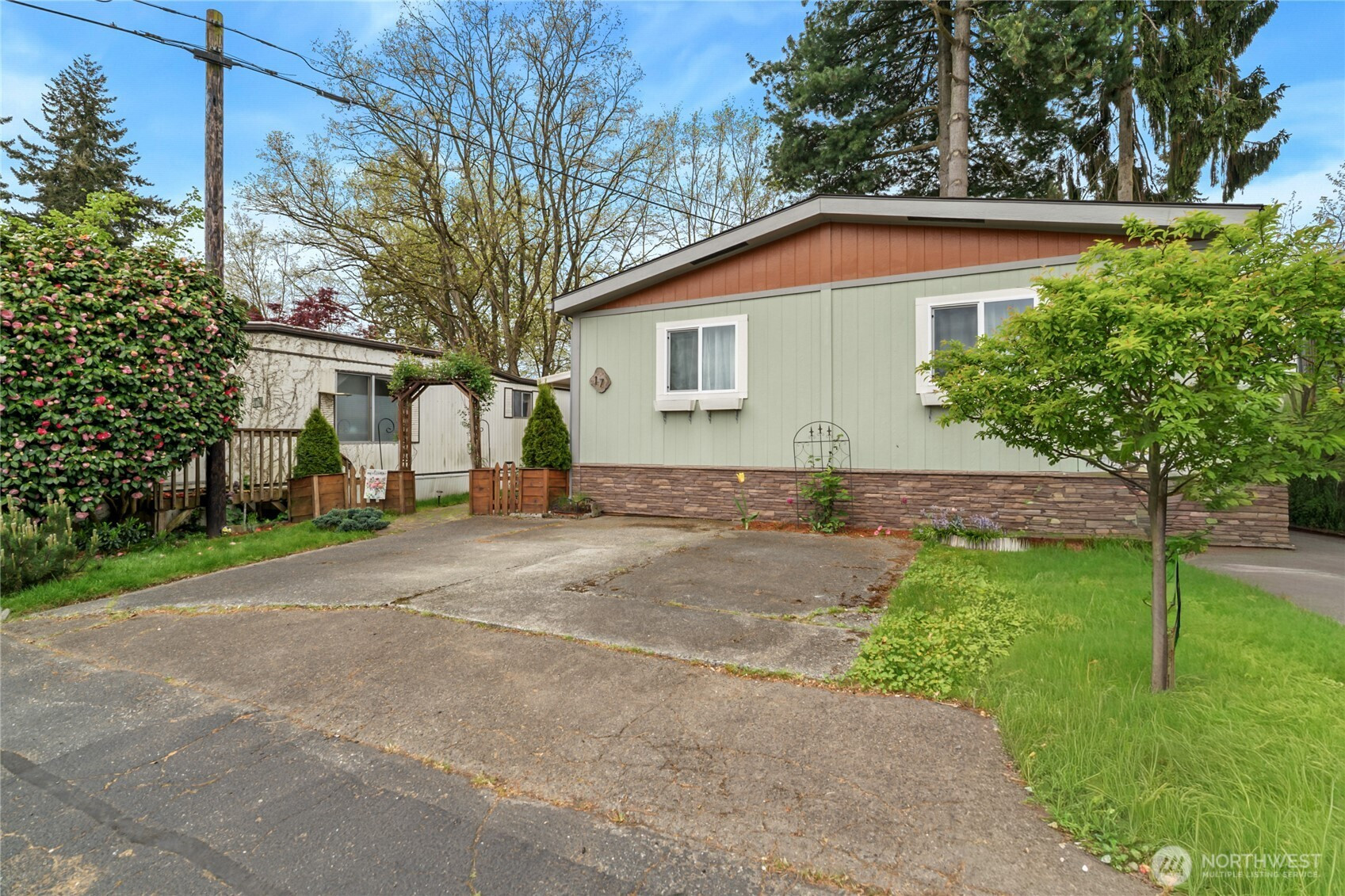 24222 54th Avenue W, Mountlake Terrace, WA 98043