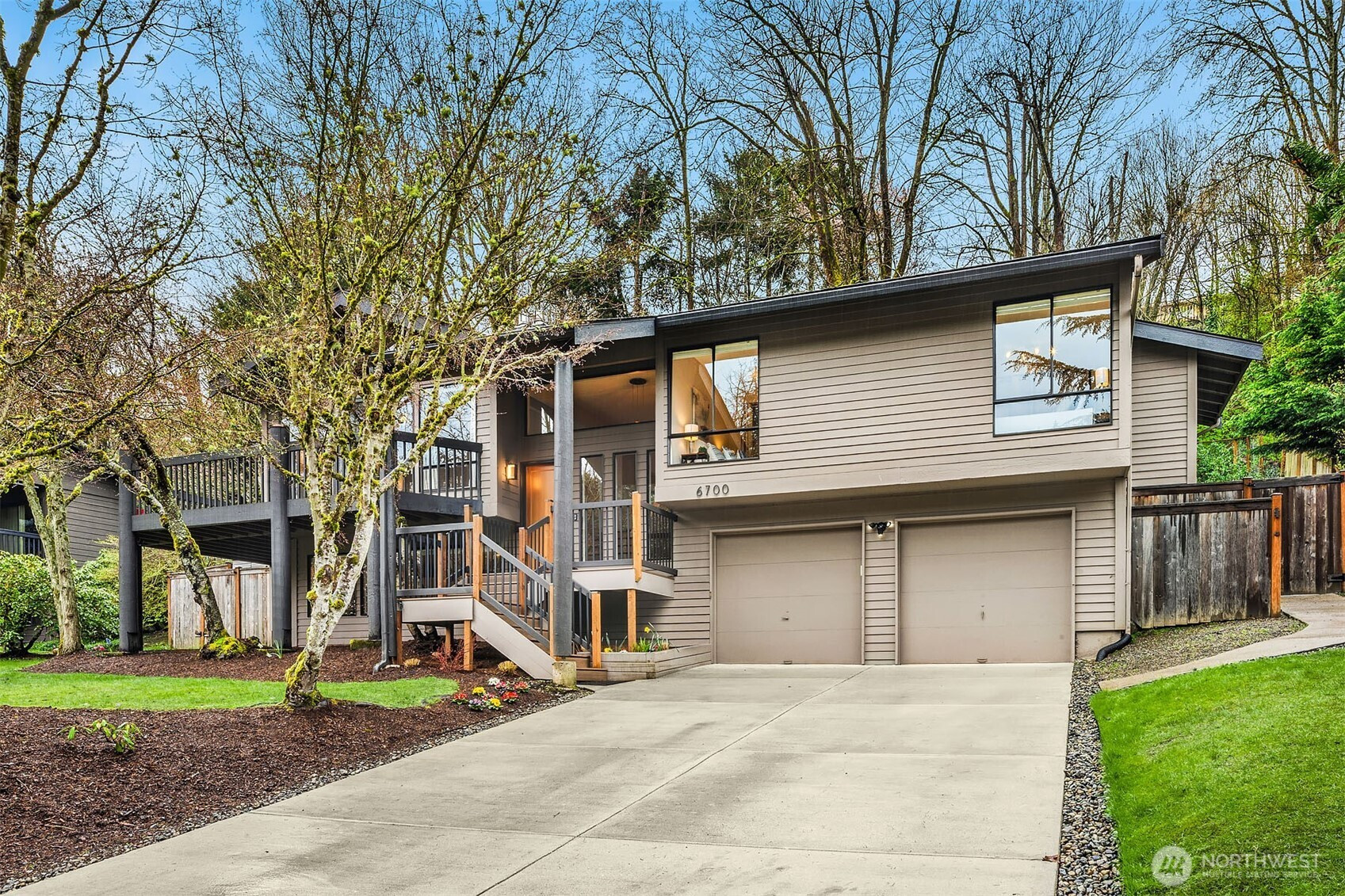 6700 81st Avenue SE, Mercer Island, WA 98040