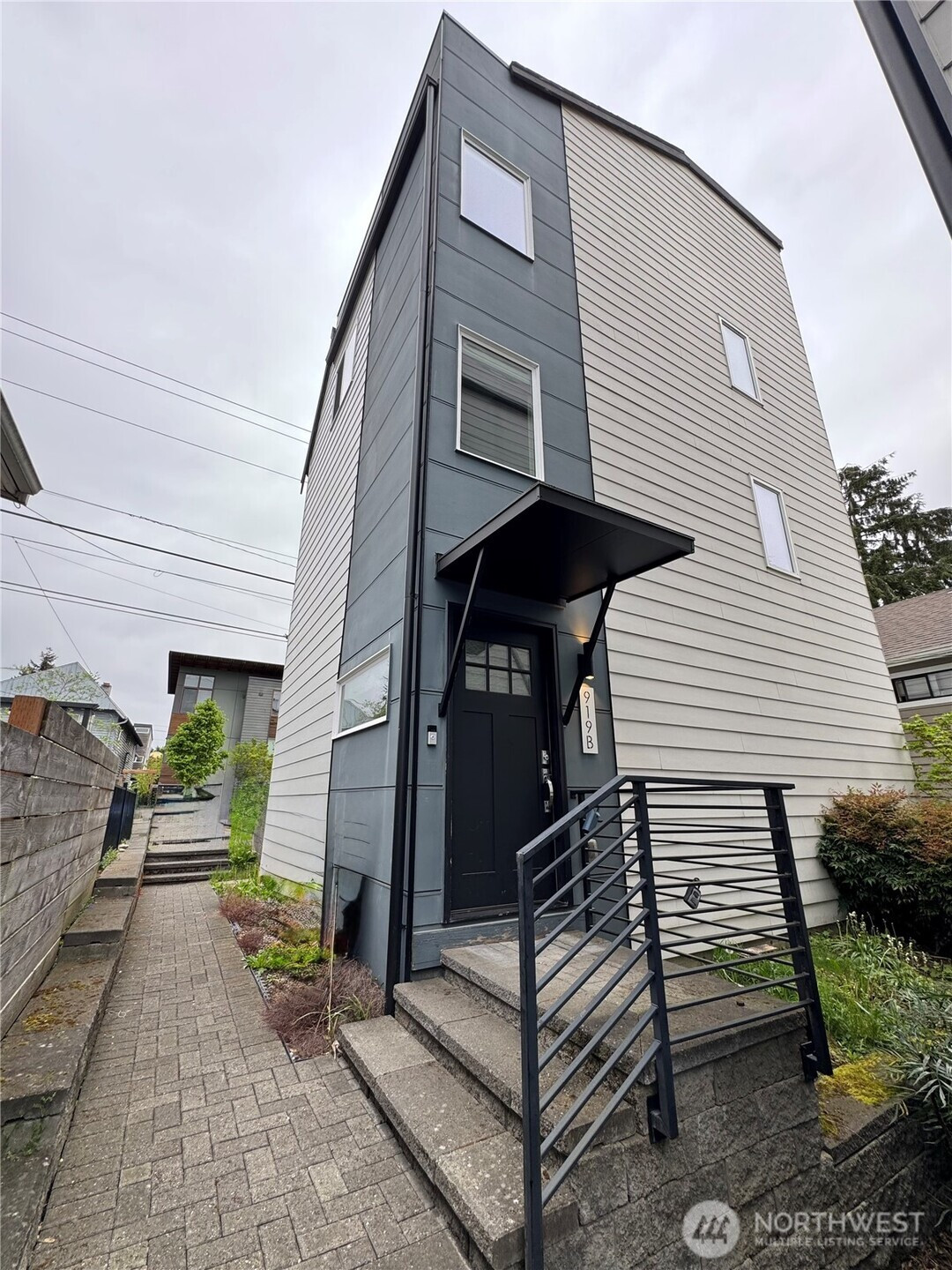 919 N 103rd Street, Seattle, WA 98133