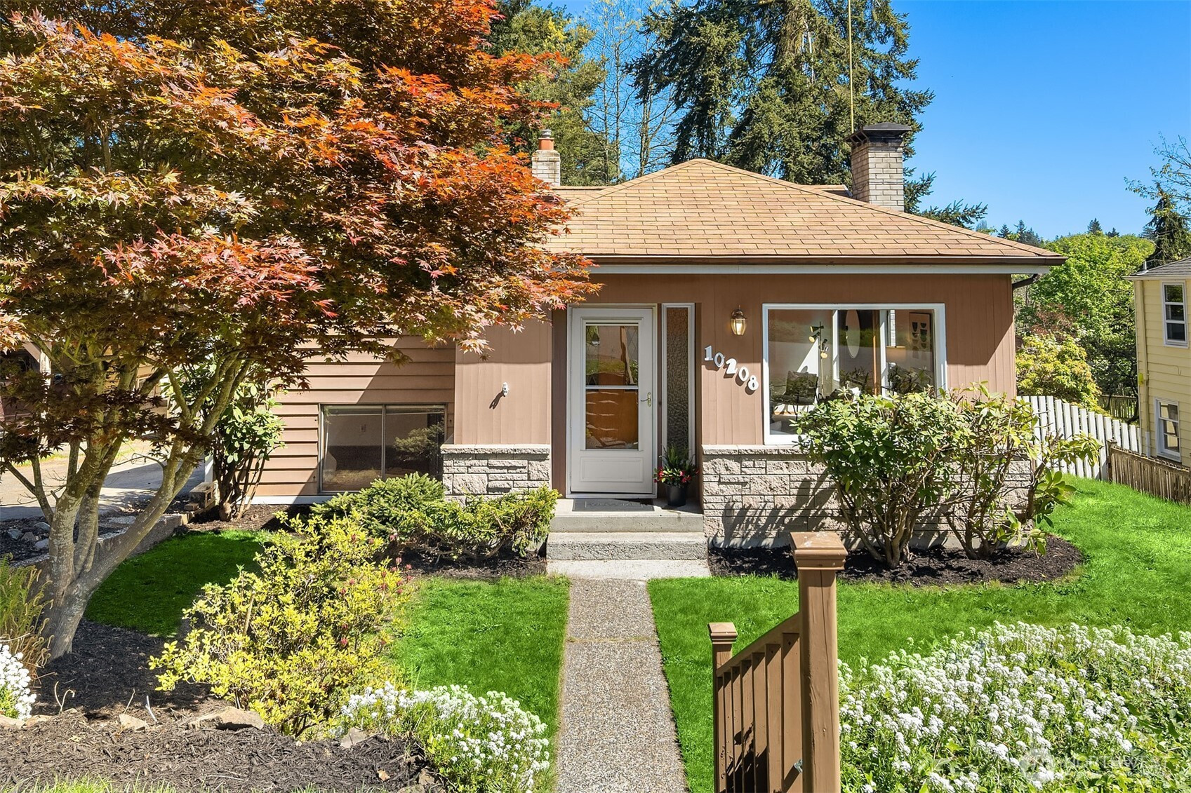 10208 23rd Avenue NE, Seattle, WA 98125