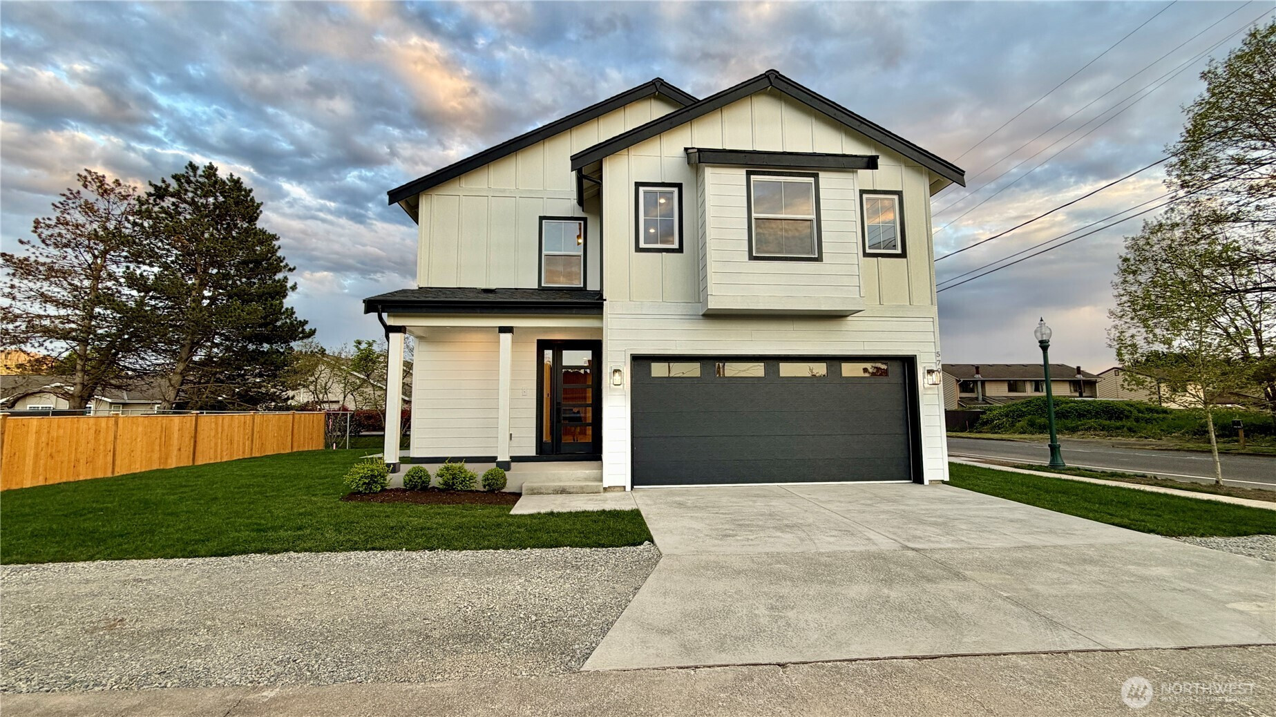 5701 Parker Road E, Sumner, WA 98390