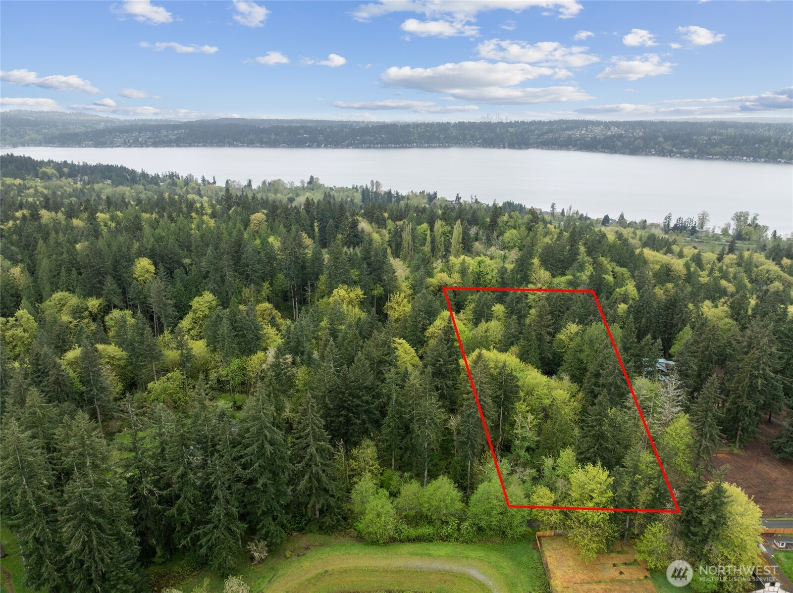 611 208th Avenue SE, Sammamish, WA 98074