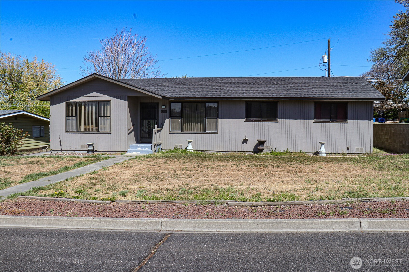 222 W Nelson Road, Moses Lake, WA 98837