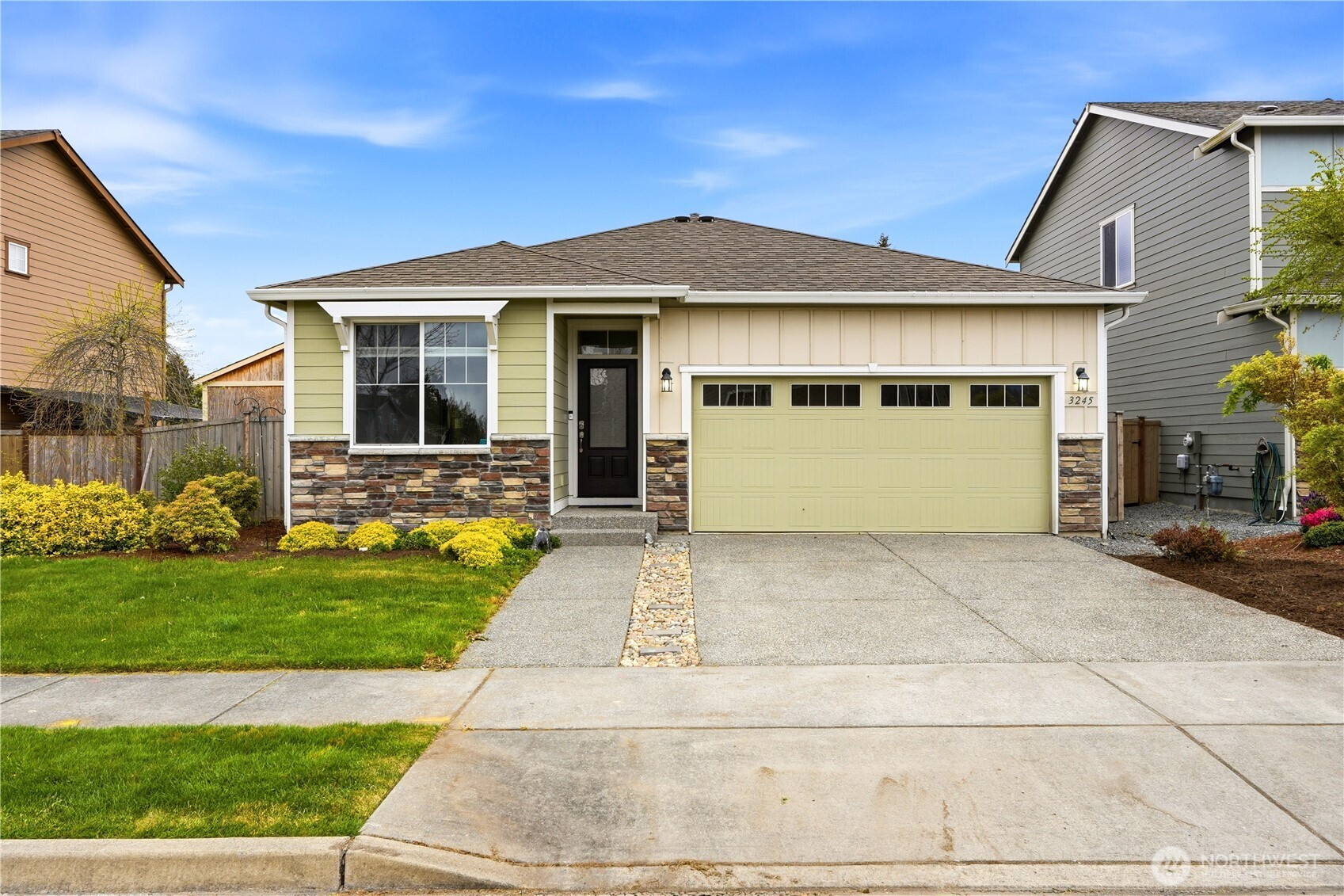 3245 Loch Ness Loop, Mount Vernon, WA 98273