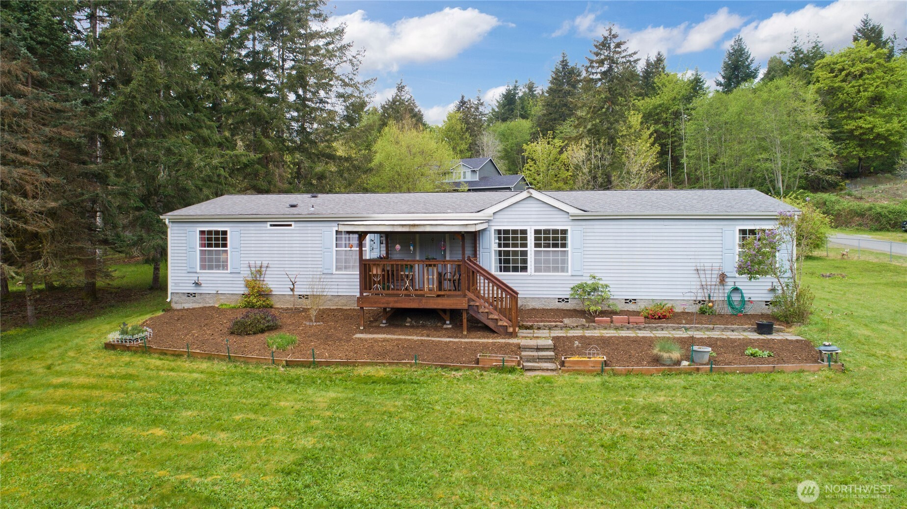 41 E Bay Heights Drive, Allyn, WA 98524