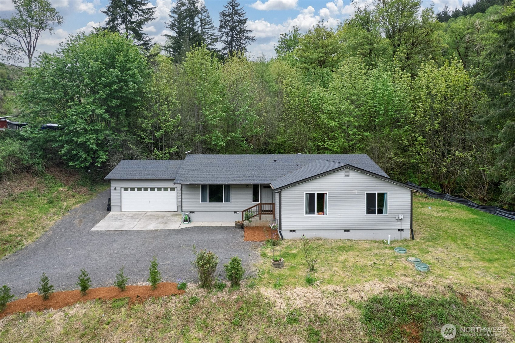 415 Mckee Road, Castle Rock, WA 98611